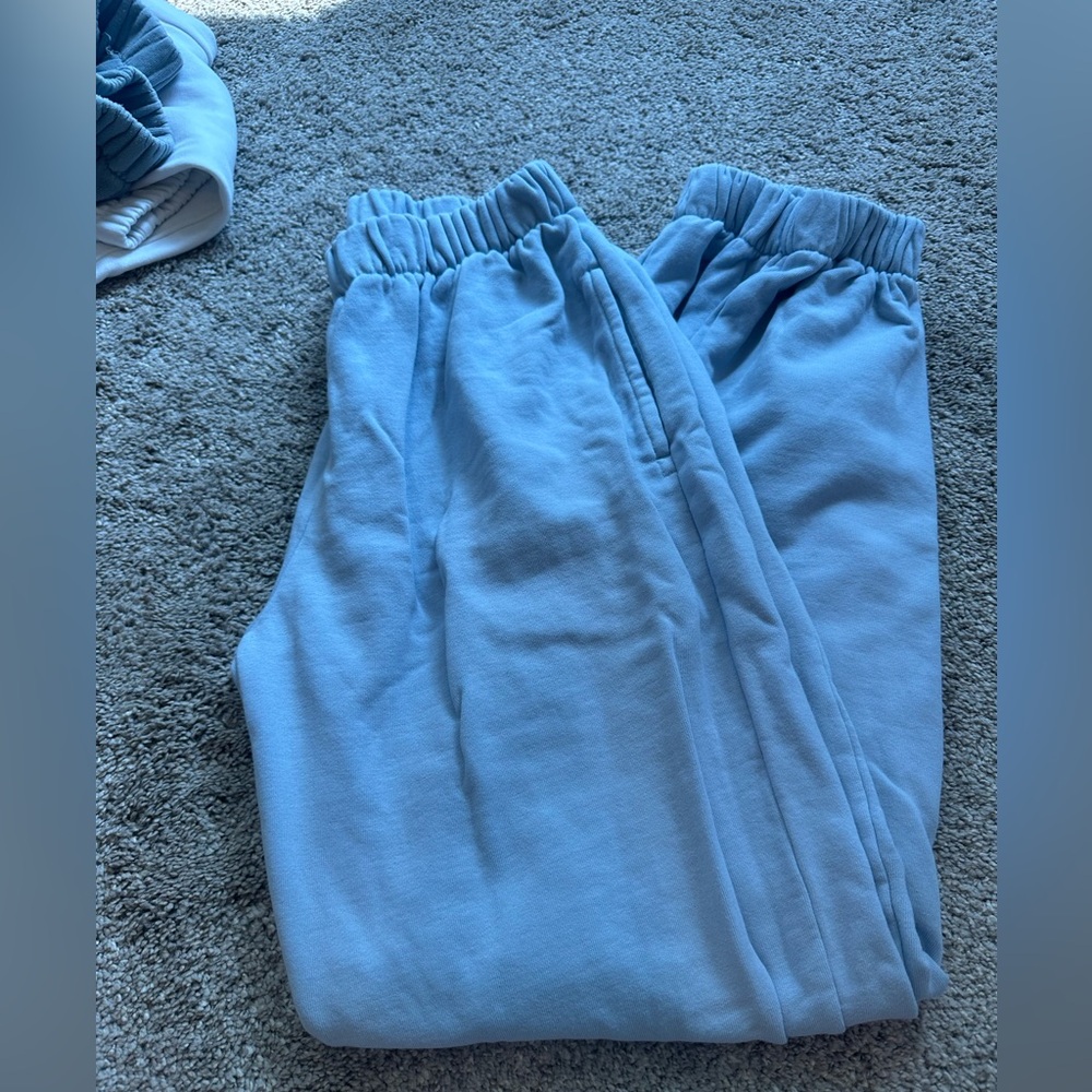 brandy melville sweatpants!
